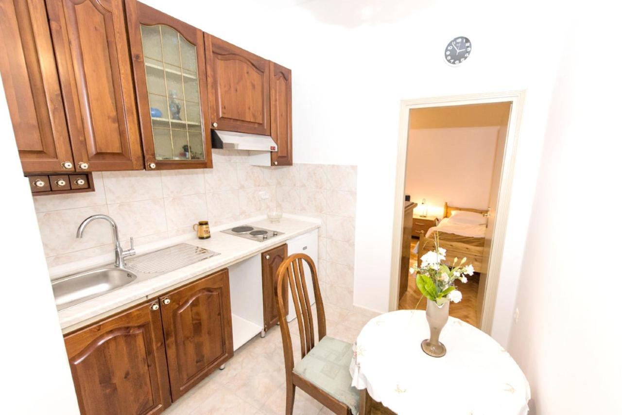 Charming Flat In Kastel Stafilic With Shared Pool 27 M² Apartment Kaštela Exterior foto