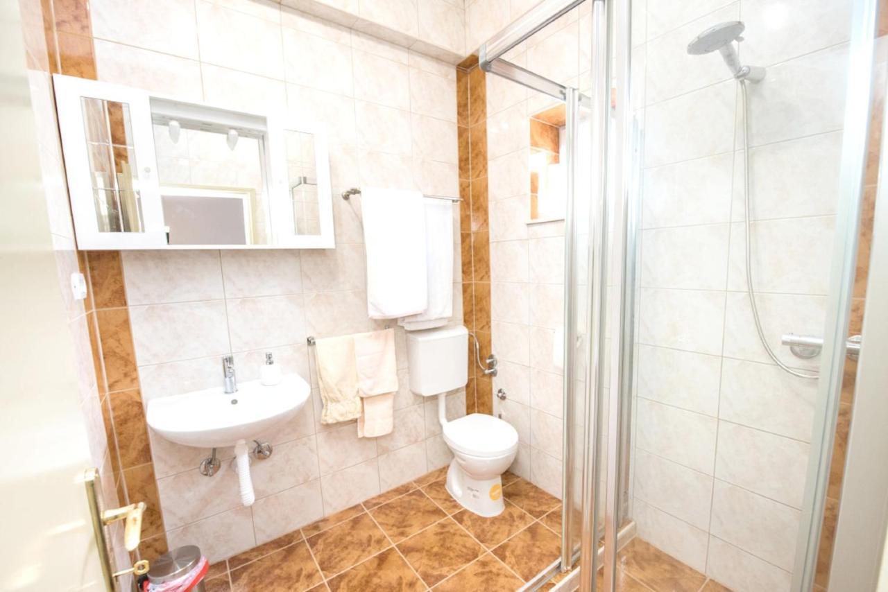 Charming Flat In Kastel Stafilic With Shared Pool 27 M² Apartment Kaštela Exterior foto