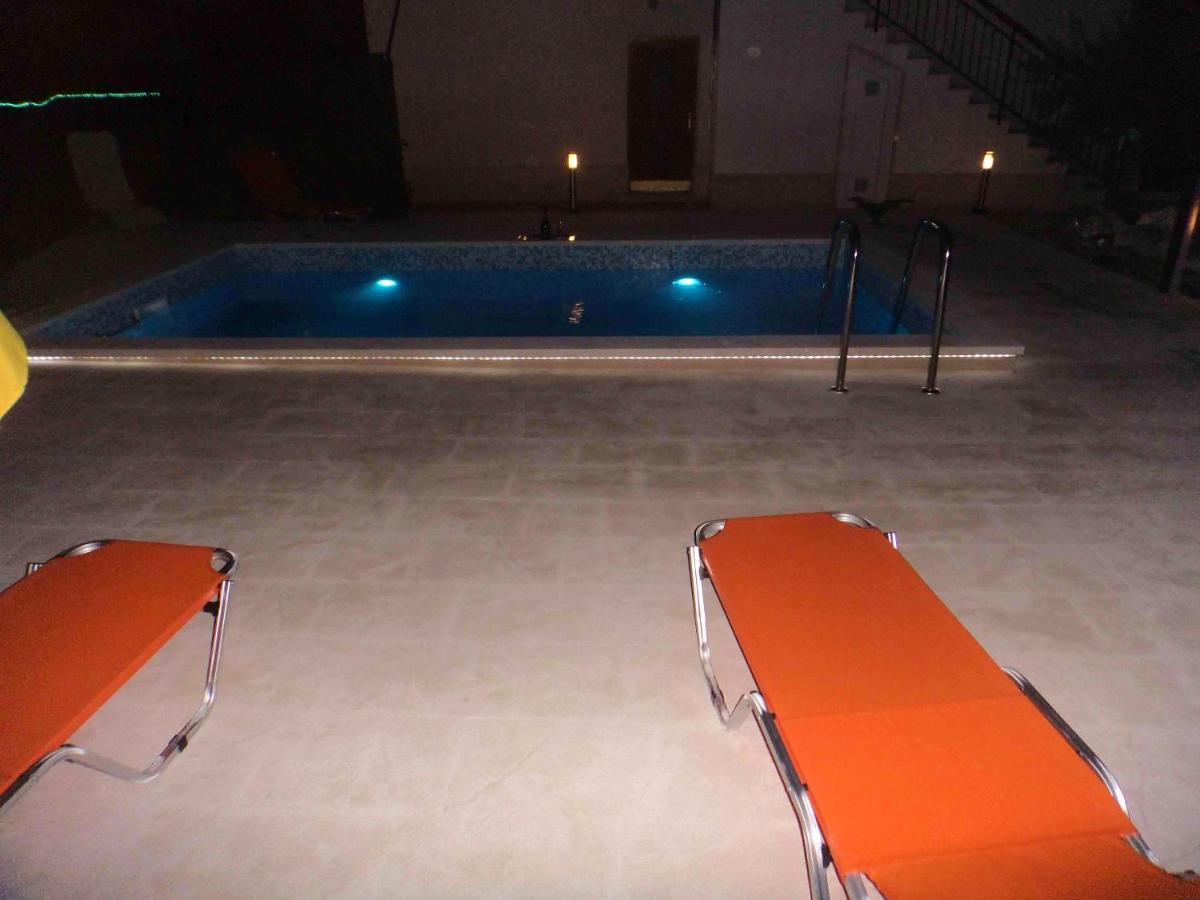Charming Flat In Kastel Stafilic With Shared Pool 27 M² Apartment Kaštela Exterior foto